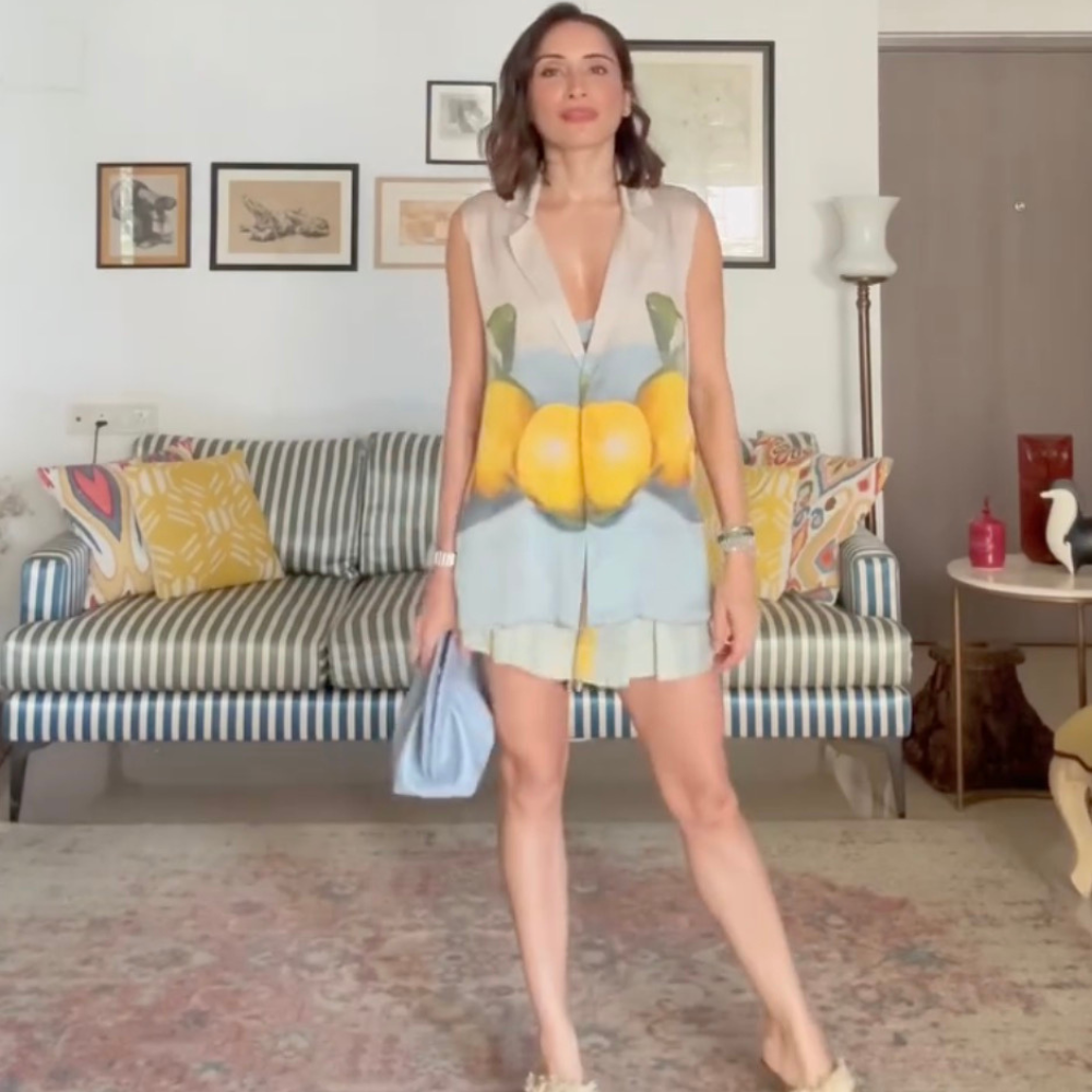 Amrita Thakur styled Themoire bag