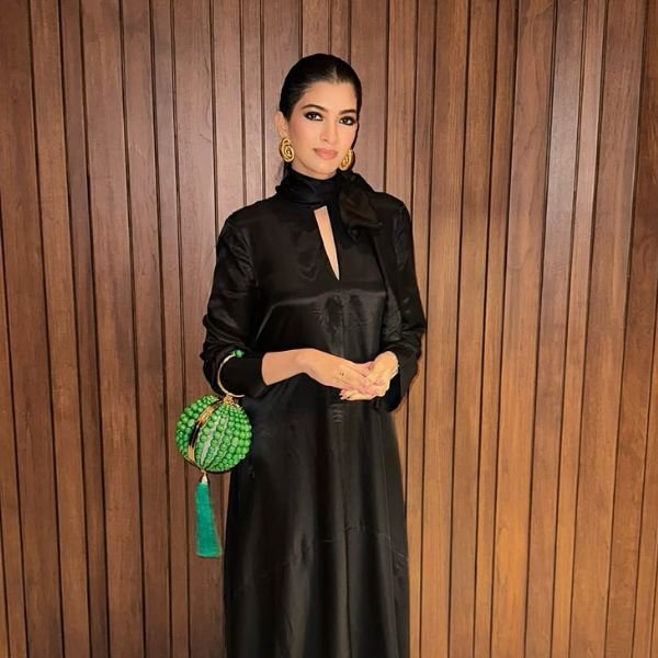 Hanna Khan Press