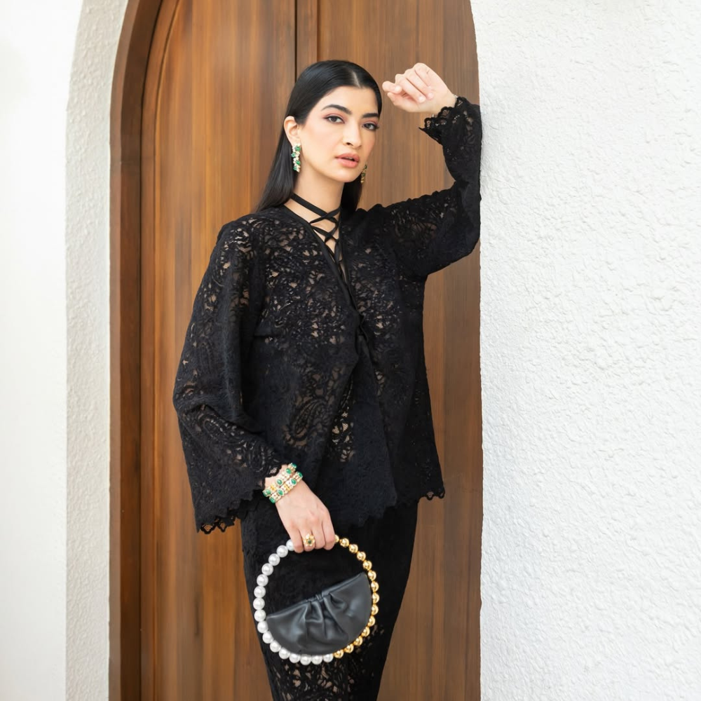 Hanna Khan styled the L’alingi bag