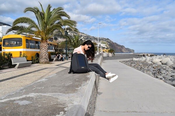 Numi-backpack-smart-travel-solar-sun-organisation-technical-powerbank-multipurpose-water resistant-safe