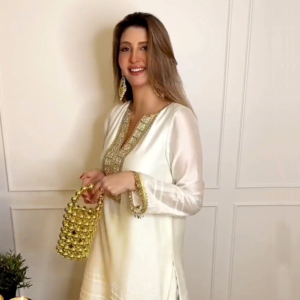 Ohaila Khan-aispi-Diwali Season