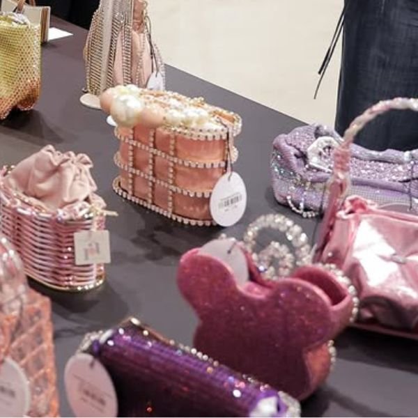 Press - 600 x 600 (1)