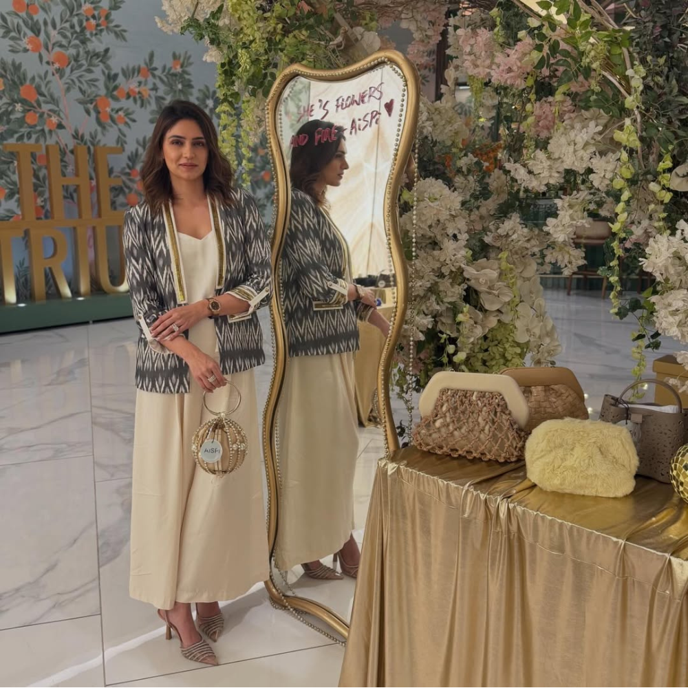 Richa Begani in AiSPi at The Golden Hour Event at Jio World Plaza