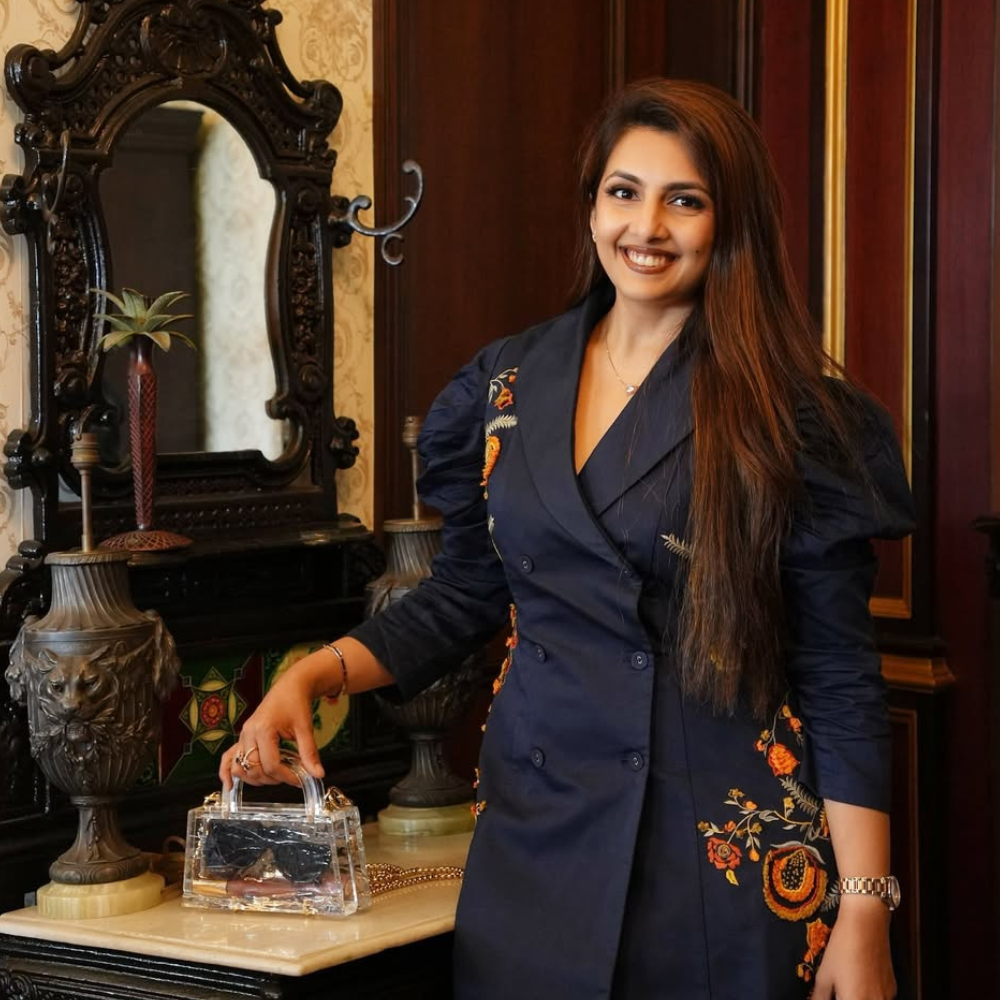 Sakshi Apurv Kanoi styled L'afshar bag