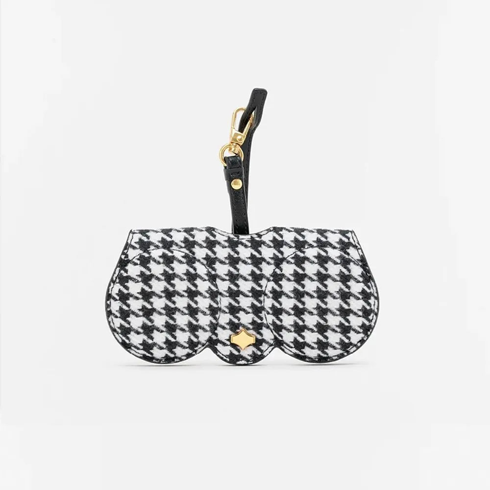 Any Di SunCover Mrs. Tweed