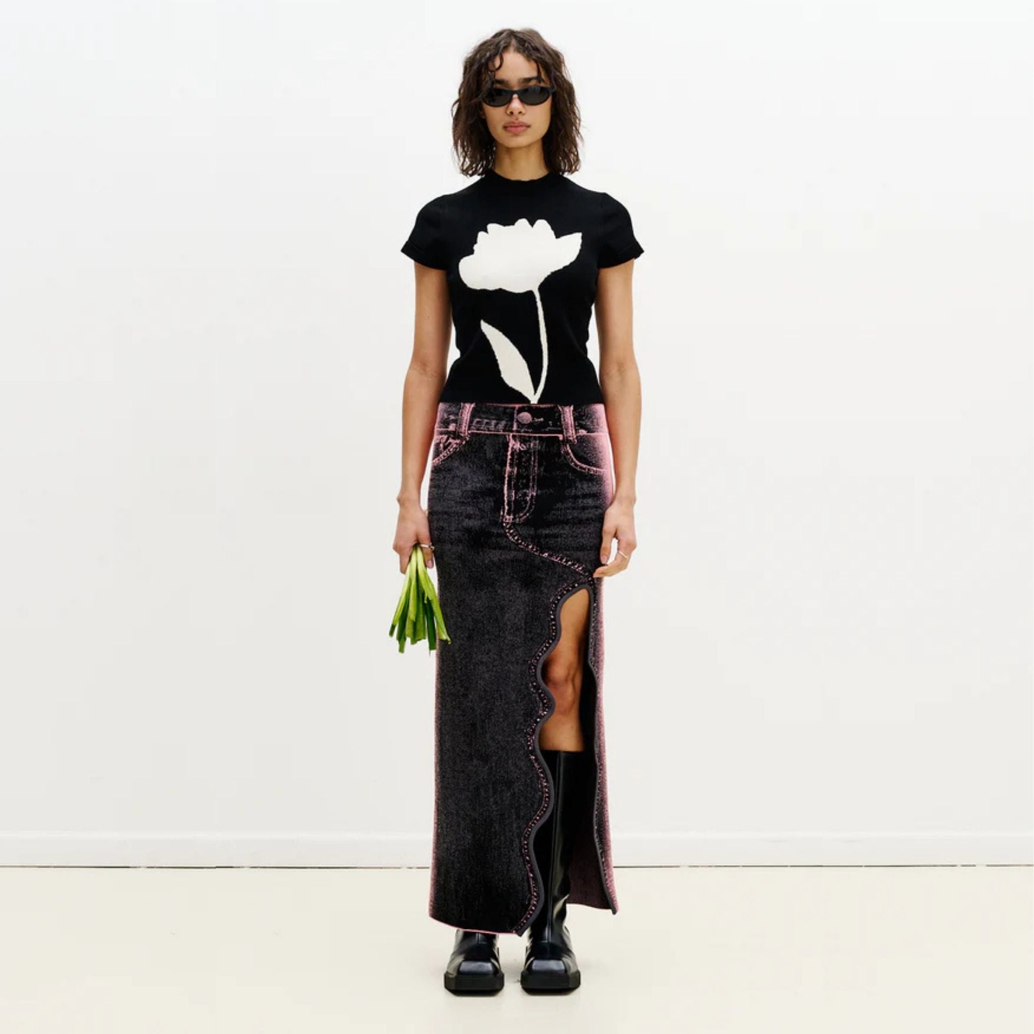 Hana UV Reactive Flower T-shirt