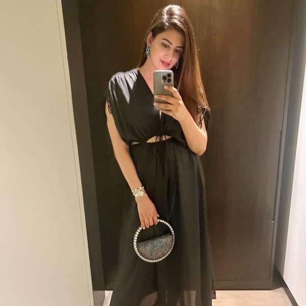 Komal Agarwal, L'alingi
