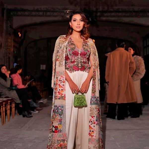 Niki Mehra aispi