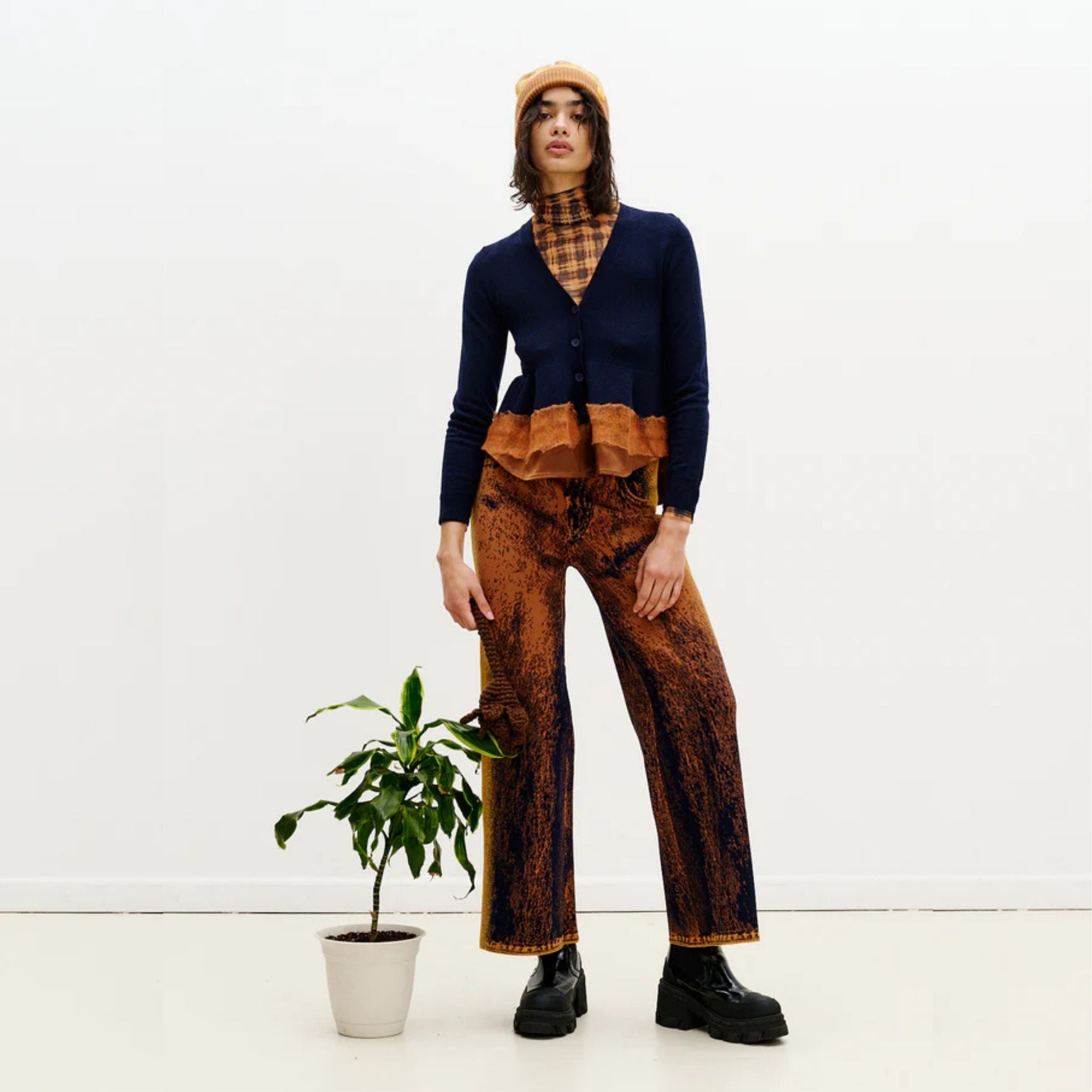 Gwenda Needle Punch Cardigan - Brown & Navy