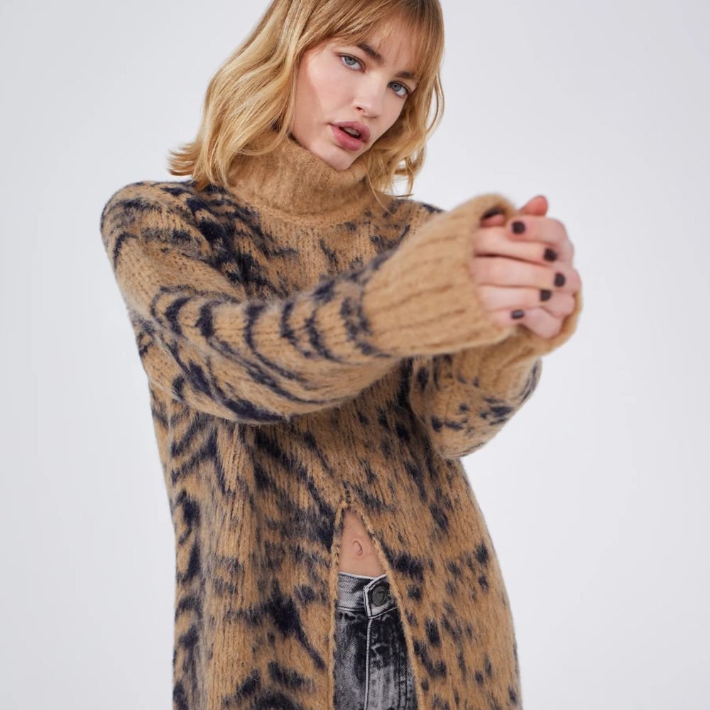 Alpaca Jacquard Long Split Jumper Big Meow Camel & Navy