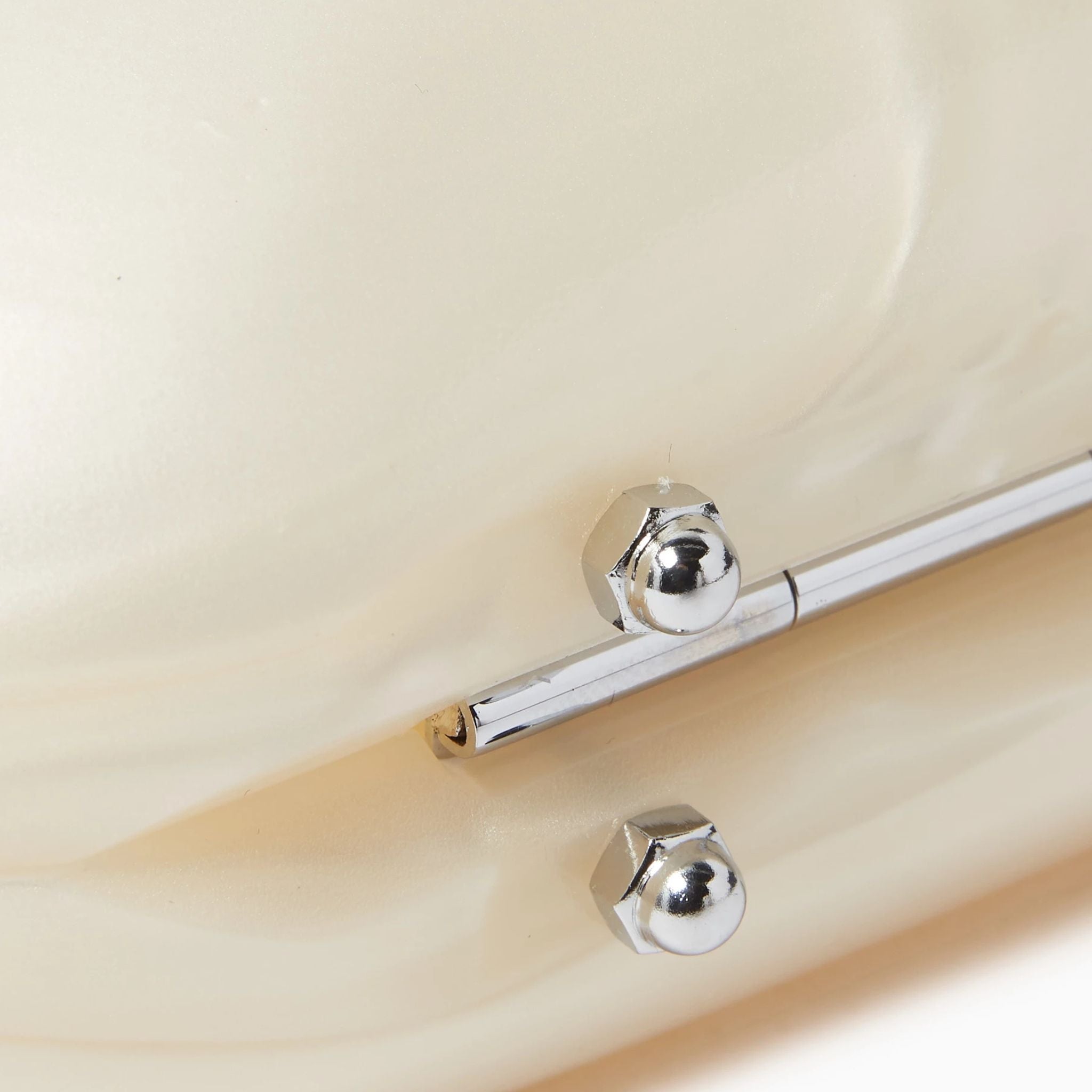 Jila Clutch- White Pearl