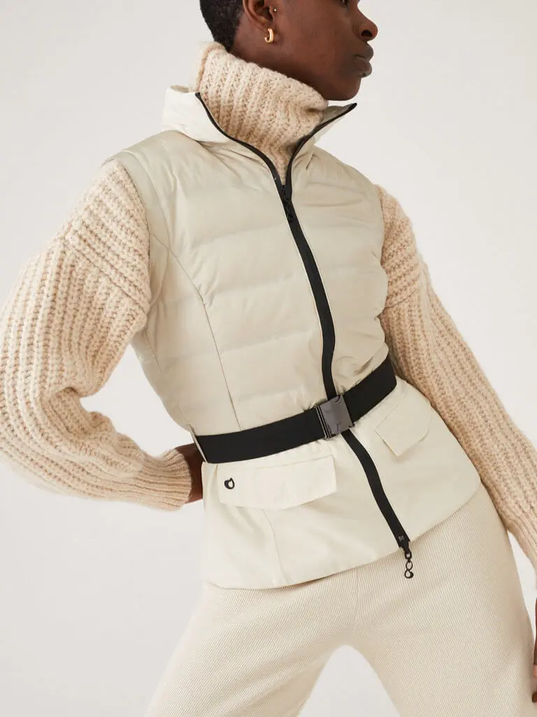 Water resistant short down jacket